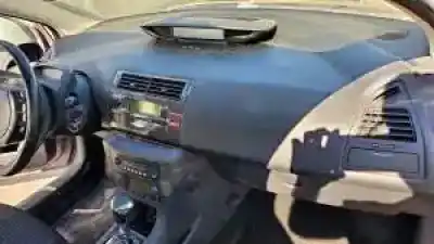 Scrapping Vehicle citroen c4 coupe nfutu5jp4 of the year 2004 powered 