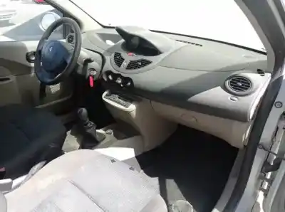 Veicolo di demolizione renault twingo d7f800 dell'anno 2007 alimentato 