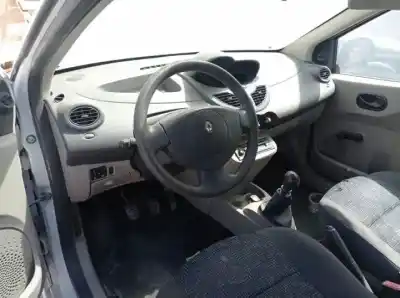 Veicolo di demolizione renault twingo d7f800 dell'anno 2007 alimentato 