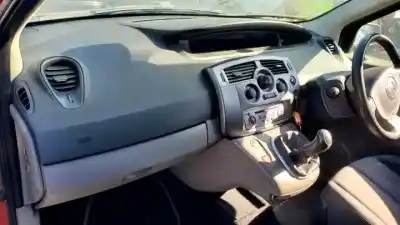 Здавання транспортного засобу renault scénic ii (jm0/1_) 2.0 (jm05, jm0u, jm1n, jm1u, jm2v) року 2003 потужний 