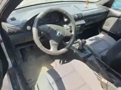 Vehicul casat bmw serie 3 compacto (e36) 174t1 al anului 1995 alimentat 