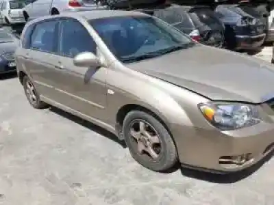Veicolo di demolizione kia cerato (ld) d4ea dell'anno 2004 alimentato 