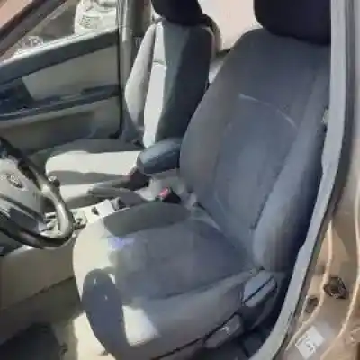 Veicolo di demolizione kia cerato (ld) d4ea dell'anno 2004 alimentato 