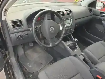 Veículo de Sucata volkswagen golf v berlina (1k1) bxe do ano 2007 alimentado 