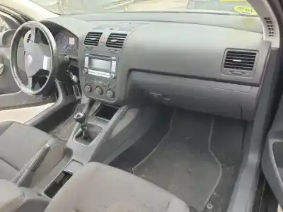 Veículo de Sucata volkswagen golf v berlina (1k1) bxe do ano 2007 alimentado 