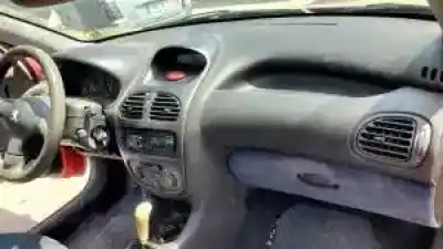 Veicolo di demolizione peugeot 206 berlina g-kfx dell'anno 1999 alimentato 