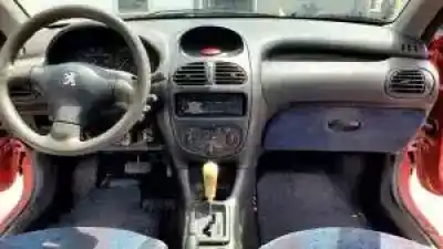 Veicolo di demolizione peugeot 206 berlina g-kfx dell'anno 1999 alimentato 