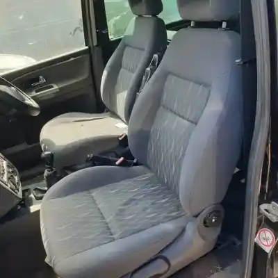 Здавання транспортного засобу ford galaxy (vy) y5b року 2000 потужний 