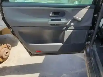 Здавання транспортного засобу ford galaxy (vy) y5b року 2000 потужний 