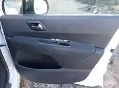 Sloopvoertuig peugeot 3008 (t84) rh02 van het jaar 2011 aangedreven 