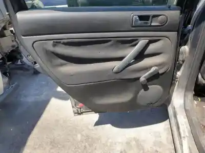 Veículo de Sucata volkswagen passat variant (3b6) awx do ano 2000 alimentado 