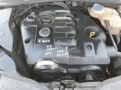 Veículo de Sucata volkswagen passat variant (3b6) awx do ano 2000 alimentado 