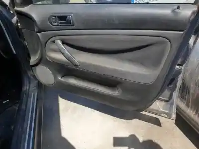 Veículo de Sucata volkswagen passat variant (3b6) awx do ano 2000 alimentado 