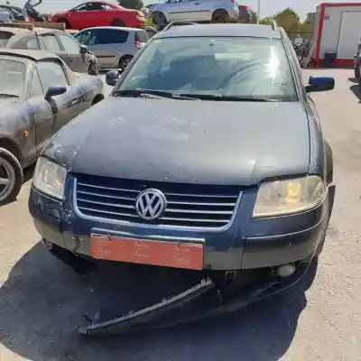 Veículo de Sucata VOLKSWAGEN PASSAT VARIANT (3B6) AWX do ano 2000 alimentado 