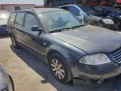 Veículo de Sucata volkswagen passat variant (3b6) awx do ano 2000 alimentado 