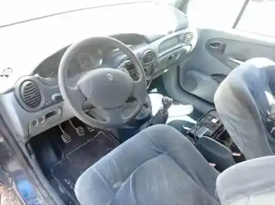 Scrapping Vehicle renault megane i scenic (ja0) f9q736 of the year 1996 powered 
