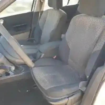 Veículo de Sucata renault megane ii berlina 5p f9q do ano 2002 alimentado 