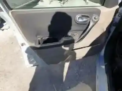 Veículo de Sucata renault megane ii berlina 5p f9q do ano 2002 alimentado 