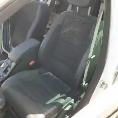 Vehicul casat renault megane iv berlina 5p h5f404 al anului 2014 alimentat 