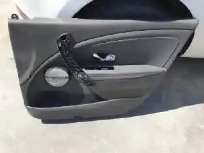 Vehicul casat renault megane iv berlina 5p h5f404 al anului 2014 alimentat 