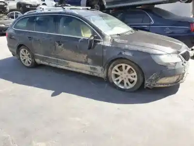 Здавання транспортного засобу skoda superb combi (3t5) cfgb року 2009 потужний 