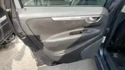 Vehicul casat volvo v70 familiar b5244s al anului 2004 alimentat 