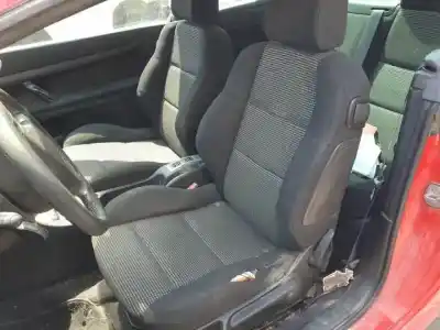 Véhicule à la ferraille peugeot                                            307 cc (s1)                                                                                                                                                                                                                                                rfn                                                                                                                                                                                                                                                        de l'année 2003 alimenté 