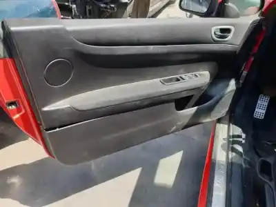 Véhicule à la ferraille peugeot                                            307 cc (s1)                                                                                                                                                                                                                                                rfn                                                                                                                                                                                                                                                        de l'année 2003 alimenté 