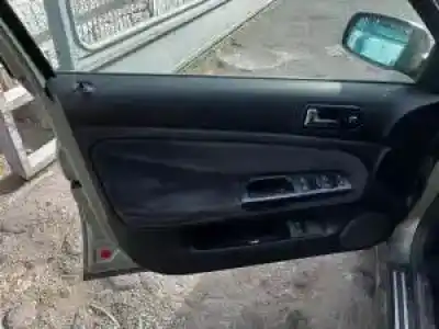 Vehicul casat volkswagen passat variant (3b6) avf al anului 2001 alimentat 