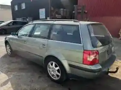 Vehicul casat volkswagen passat variant (3b6) avf al anului 2001 alimentat 