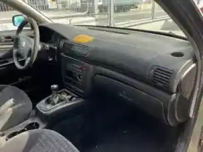 Vehicul casat volkswagen passat variant (3b6) avf al anului 2001 alimentat 