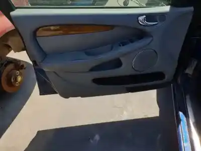 Здавання транспортного засобу jaguar x-type i (x400) 2.5 v6 a las 4 ruedas року 2003 потужний 