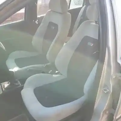 Scrapping Vehicle skoda fabia (6y2/6y3) asz of the year 2003 powered 