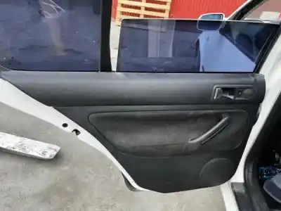 Veículo de Sucata volkswagen golf iv berlina (1j1) agr do ano 1997 alimentado 