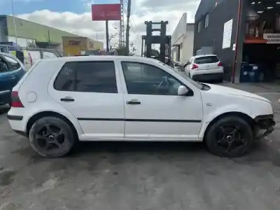 Veículo de Sucata volkswagen golf iv berlina (1j1) agr do ano 1997 alimentado 