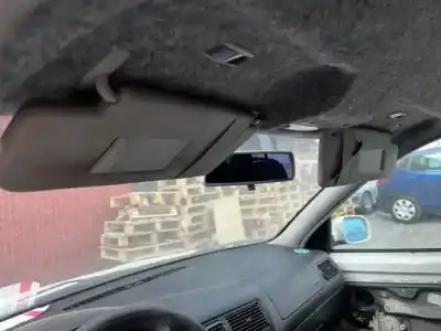 Veículo de Sucata volkswagen golf iv berlina (1j1) agr do ano 1997 alimentado 