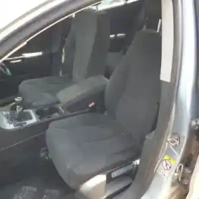 Veicolo di demolizione volkswagen passat berlina (3c2) d-bkp dell'anno 2005 alimentato 