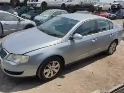 Veicolo di demolizione volkswagen passat berlina (3c2) d-bkp dell'anno 2005 alimentato 