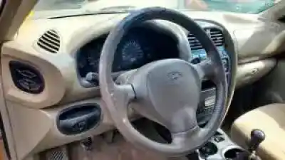 Veicolo di demolizione hyundai santa fe (sm) d4ea-v dell'anno 2001 alimentato 