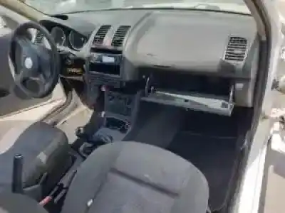 Veículo de Sucata volkswagen polo berlina (6n2) akk do ano 1999 alimentado 