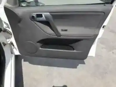 Veículo de Sucata volkswagen polo berlina (6n2) akk do ano 1999 alimentado 