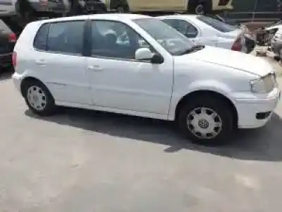 Veículo de Sucata volkswagen polo berlina (6n2) akk do ano 1999 alimentado 