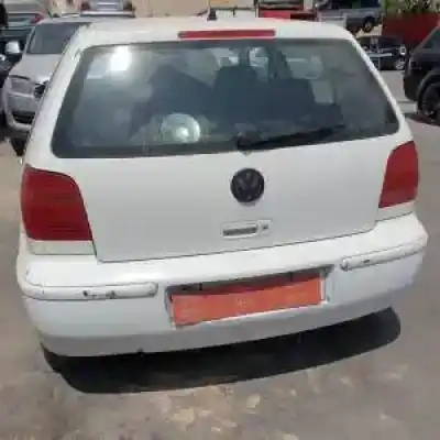 Veículo de Sucata volkswagen polo berlina (6n2) akk do ano 1999 alimentado 