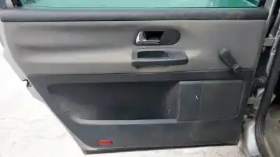 Здавання транспортного засобу ford galaxy (vy) auy року 2000 потужний 