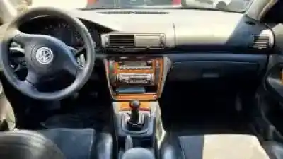 Véhicule à la ferraille volkswagen passat berlina (3b2) aeb de l'année 1996 alimenté 