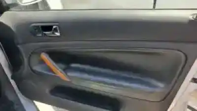 Véhicule à la ferraille volkswagen passat berlina (3b2) aeb de l'année 1996 alimenté 