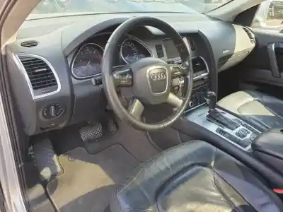 Sloopvoertuig audi                                               q7 (4l)                                                                                                                                                                                                                                                    bug                                                                                                                                                                                                                                                        van het jaar 2006 aangedreven 