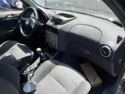 Veicolo di demolizione alfa romeo 147 (190) 937a2000 dell'anno 2004 alimentato 