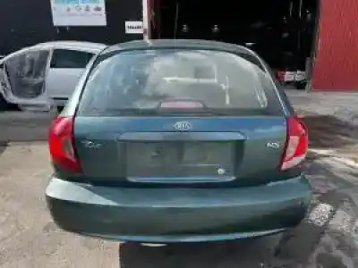 Verschrottungsfahrzeug kia rio (dc) a3d des jahres 2002 angetrieben 