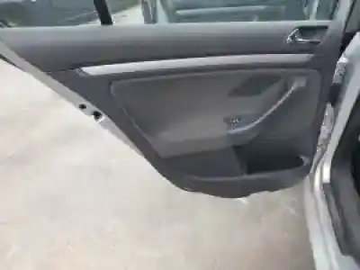 Veículo de Sucata volkswagen golf v berlina (1k1) bkd do ano 2003 alimentado 